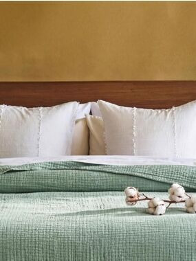 Soft Green Muslin Blanket - Lightweight Bedding